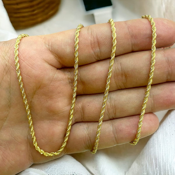 CADENA EN ORO LAMINADO CON 2 AÑOS DE GARANTIA, POR CAMBIOS DE COLOR Y UNA EXCLISIVIDAD, SI TU JOYA SE ROMPE, TE LA CAMBIAMOS.