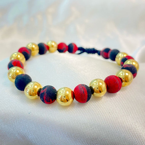 PULSERA MEZCLADA NEGRA Y ROJA DE NEOPRENO INTERCALADA CON BALIN