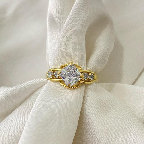 ANILLO CIRCON BLANCO CUADRADO RODEADO